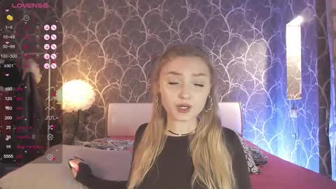 Mia online show from February 20, 5:24 pm