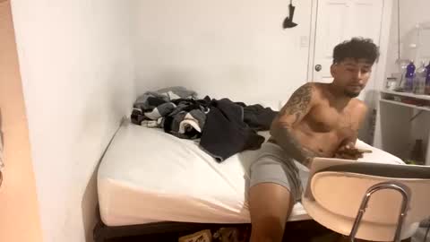 miamiclos1 online show from February 14, 12:07 am