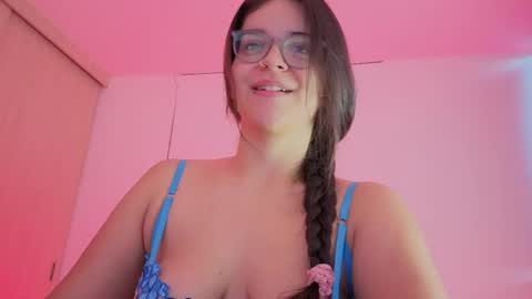 Snapshot of miamillerr_28 chatting on May 23, 11:03 am Mia online show from May 23, 11:03 am