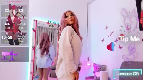 mia online show from April 27, 12:58 pm