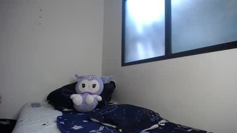 Snapshot of miamoon_ chatting on February 23, 10:09 pm Mia online show from February 23, 10:09 pm