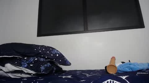 Snapshot of miamoon_ chatting on February 24, 1:13 am Mia online show from February 24, 1:13 am