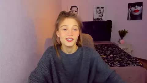 Mia online show from December 15, 6:26 pm