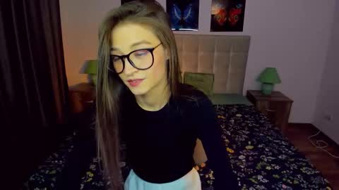 Mia online show from January 7, 7:06 pm