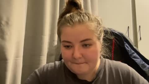 Snapshot of miapisa chatting on October 12, 8:08 pm miapisa online show from October 12, 8:08 pm