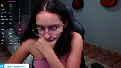 MIAPORTMANN online show from December 5, 9:28 pm