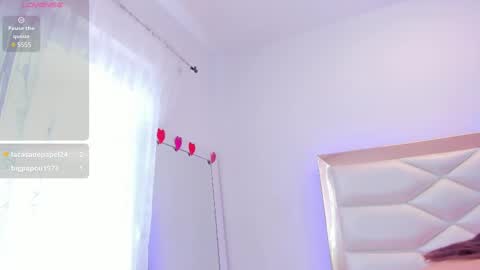 Snapshot of miaqueen021 chatting on March 1, 3:27 pm Sweetie Mia online show from March 1, 3:27 pm