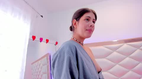 Snapshot of miaqueen021 chatting on March 4, 6:29 pm Sweetie Mia online show from March 4, 6:29 pm