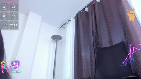 Mia Milf online show from May 7, 10:37 pm