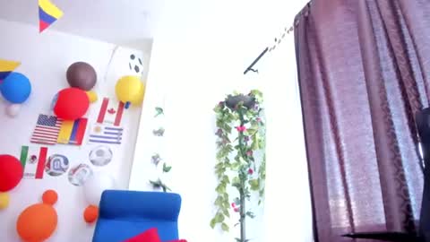 Mia Milf online show from July 15, 10:04 pm