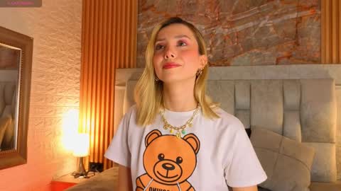 Snapshot of miaroldan chatting on November 14, 5:55 pm miaroldan online show from November 14, 5:55 pm