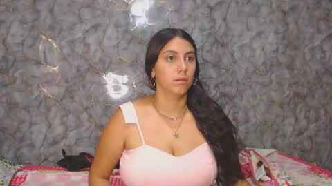 Snapshot of miarouse1531 chatting on December 22, 10:40 pm miarouse1531 online show from December 22, 10:40 pm