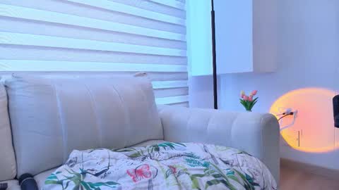 My name is Mia  Please say hello I like to chat with you. If you have requests or dirty talk please use tip online show from December 4, 6:16 pm