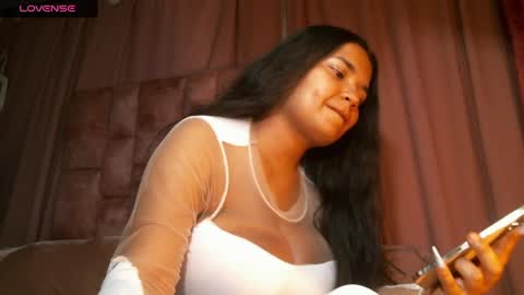 miasaandovaal 22 online show from May 4, 9:22 pm
