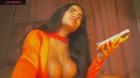 miasaandovaal 22 online show from May 11, 9:23 pm