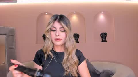 Snapshot of miasilvax chatting on May 28, 11:18 am Mia Silva online show from May 28, 11:18 am