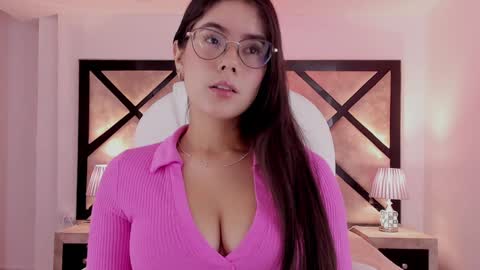 Mia online show from January 4, 10:13 pm