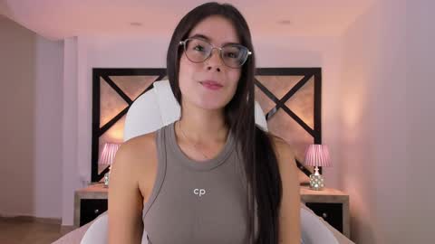 Mia online show from February 1, 12:18 am