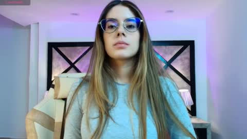 Mia online show from February 16, 6:59 pm