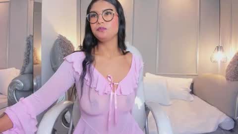 Mia  online show from March 1, 3:08 am