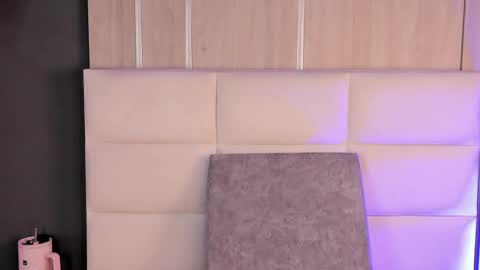 Snapshot of miasphencer chatting on April 23, 8:33 pm Mia online show from April 23, 8:33 pm