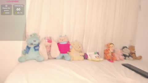Snapshot of miastart_ chatting on August 7, 7:27 pm Mia online show from August 7, 7:27 pm