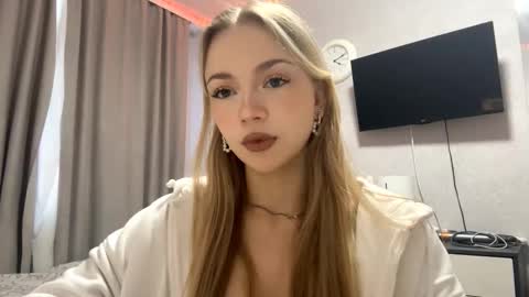 Milana online show from February 4, 12:00 pm