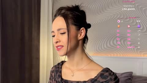 Mia online show from March 26, 7:58 am