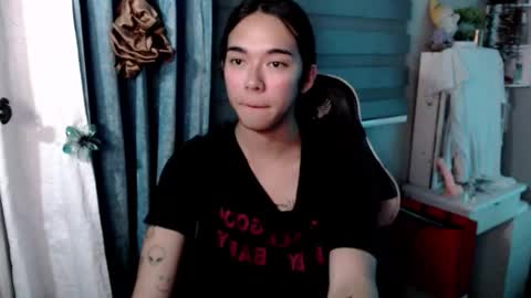 Mia online show from March 2, 7:10 pm