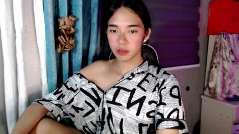 Mia online show from March 29, 4:29 pm