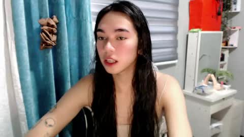 Snapshot of miatrixs chatting on May 8, 8:41 am Mia online show from May 8, 8:41 am