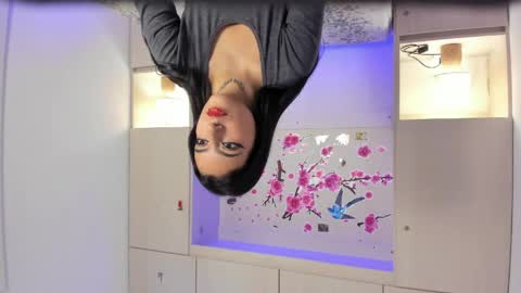 Snapshot of miaturnerr_ chatting on April 1, 12:06 pm miaturnerr_ online show from April 1, 12:06 pm