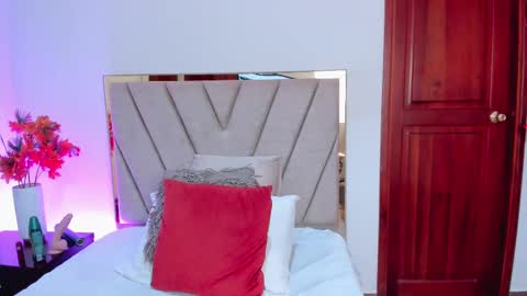 MiaValente online show from January 11, 9:25 pm