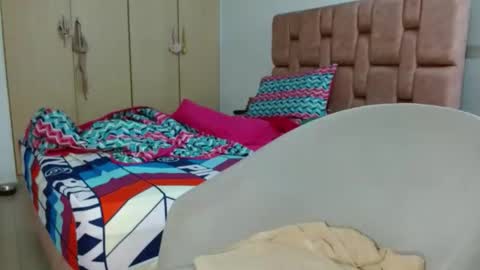 Snapshot of miavanessa_high chatting on January 18, 5:33 am MIA VANESSA online show from January 18, 5:33 am