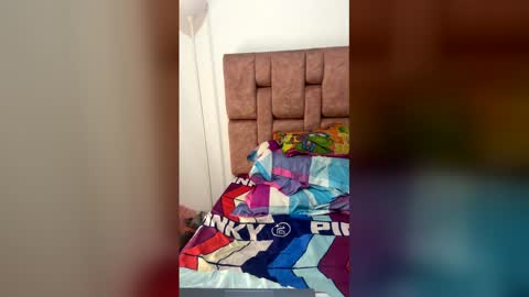 Snapshot of miavanessa_high chatting on March 22, 2:26 am MIA VANESSA online show from March 22, 2:26 am