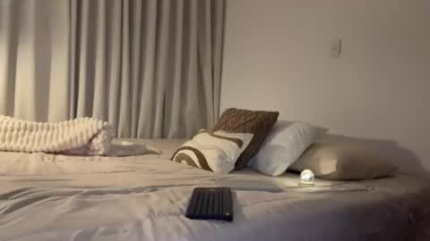 Mia online show from February 26, 1:48 am