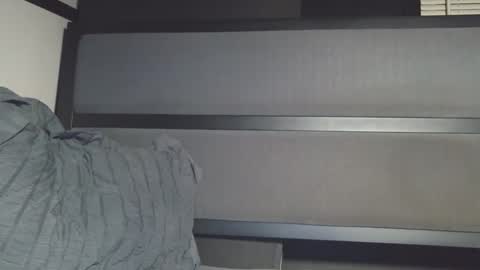 Snapshot of miavers23 chatting on October 7, 9:39 am KxngVers online show from October 7, 9:39 am