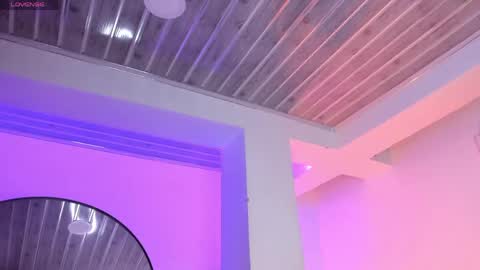 Snapshot of miavillalobos_ chatting on May 27, 12:40 am Mia Villalobos online show from May 27, 12:40 am