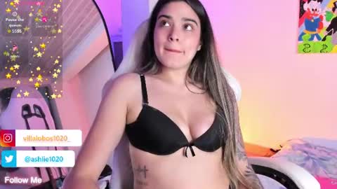 Snapshot of miavillalobos_ chatting on July 3, 3:35 am Mia Villalobos online show from July 3, 3:35 am