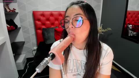 Snapshot of miawils_ chatting on February 17, 10:36 pm M I A W I L S online show from February 17, 10:36 pm