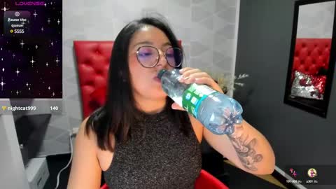 Snapshot of miawils_ chatting on March 6, 7:54 pm M I A W I L S online show from March 6, 7:54 pm