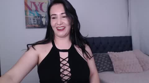 Snapshot of miawilson_1 chatting on May 9, 3:12 am Mia Wilson online show from May 9, 3:12 am