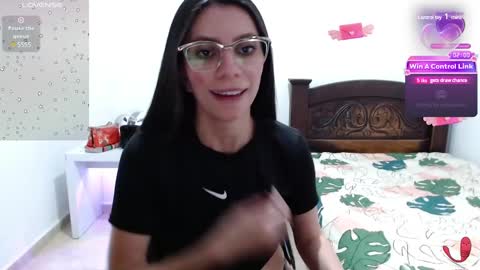 Snapshot of micaela_21_ chatting on February 25, 2:33 pm Micaela online show from February 25, 2:33 pm