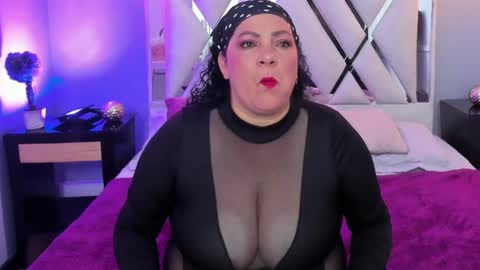 Snapshot of micaela_jhones chatting on May 29, 3:59 am Micaela online show from May 29, 3:59 am
