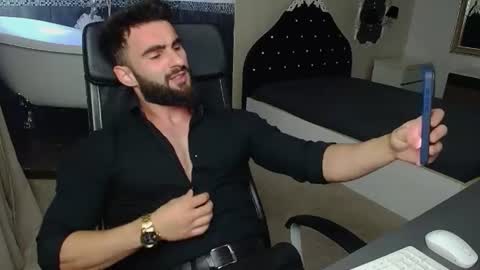 Snapshot of micahlane chatting on July 8, 4:17 am MicahLane online show from July 8, 4:17 am