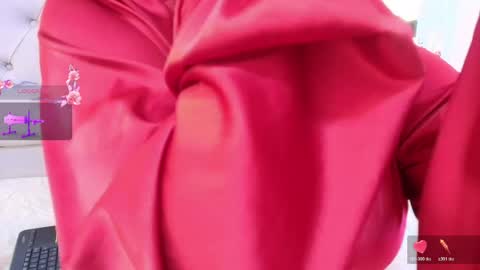 Snapshot of miccamadison chatting on May 12, 4:04 pm miccamadison online show from May 12, 4:04 pm