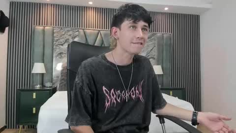 Michael online show from October 30, 8:20 pm