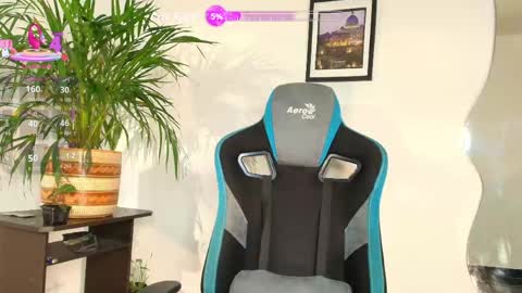 Snapshot of michaeel_lopez chatting on May 2, 4:28 am Maicol online show from May 2, 4:28 am
