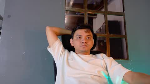 Snapshot of michael0730 chatting on February 10, 2:04 am d Ricardo online show from February 10, 2:04 am