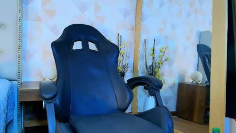 Snapshot of michael_magno chatting on May 15, 11:12 pm Michael Stevens online show from May 15, 11:12 pm